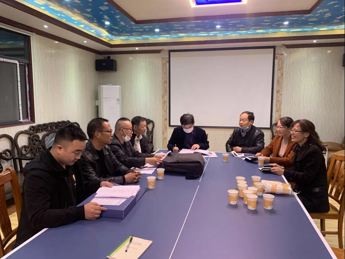 省、市、區(qū)殘聯(lián)**一行來十堰恐龍化工環(huán)氧地坪施工廠家檢查指導(dǎo)工作