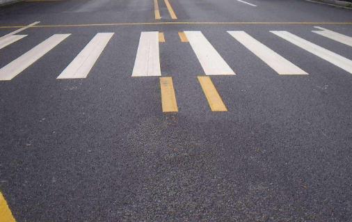 為什么道路上要進(jìn)行標(biāo)線施工呢？有什么作用呢？
